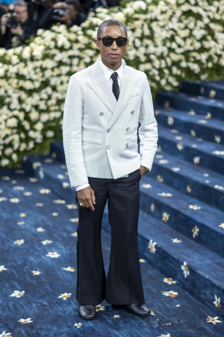alt="alt="Pharrell Williams en la alfombra roja de la Met Gala 2025, de la que es anfitrión""
