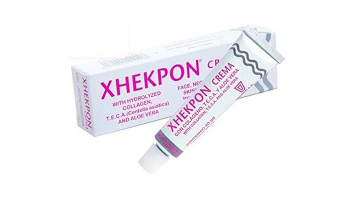 Crema antiarrugas sobre fondo blanco