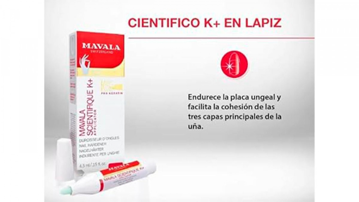 Endurecedor de uñas sobre fondo blanco