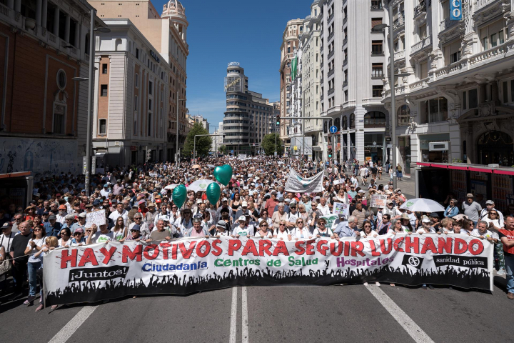 Manifestación por la sanidad pública y contra la política sanitaria del Gobierno de Ayuso.