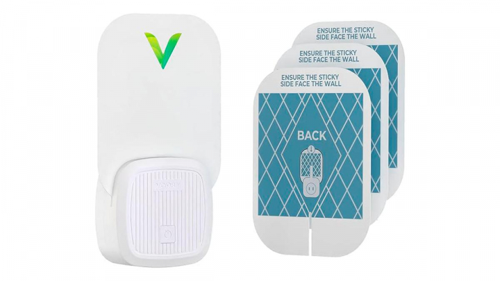 trampa mosquitos sobre fondo blanco.