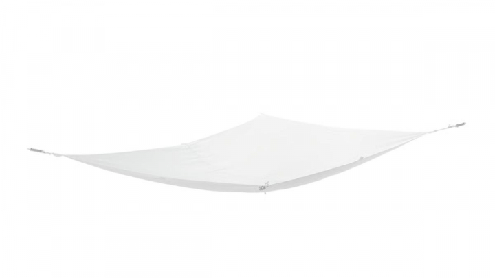 Toldo vela sobre fondo blanco.