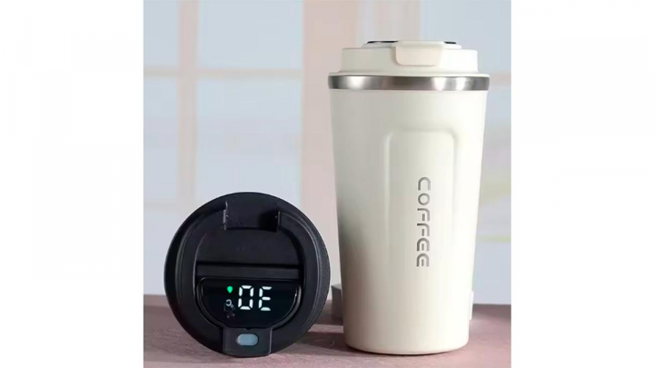 Termo sobre fondo blanco.