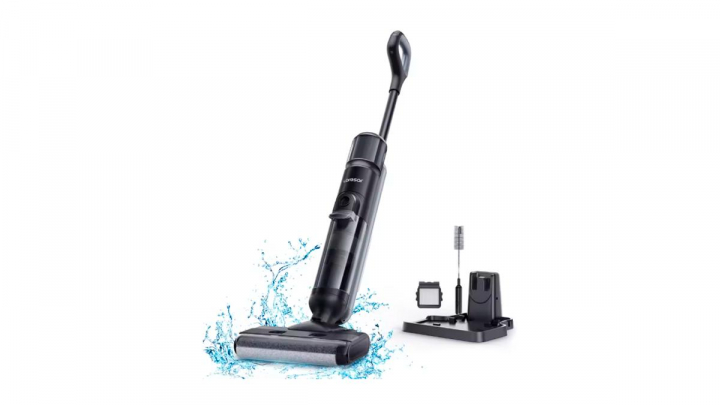 Aspiradora sobre fondo blanco.