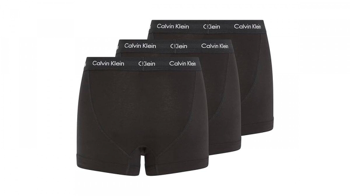 Calzoncillos sobre fondo blanco.