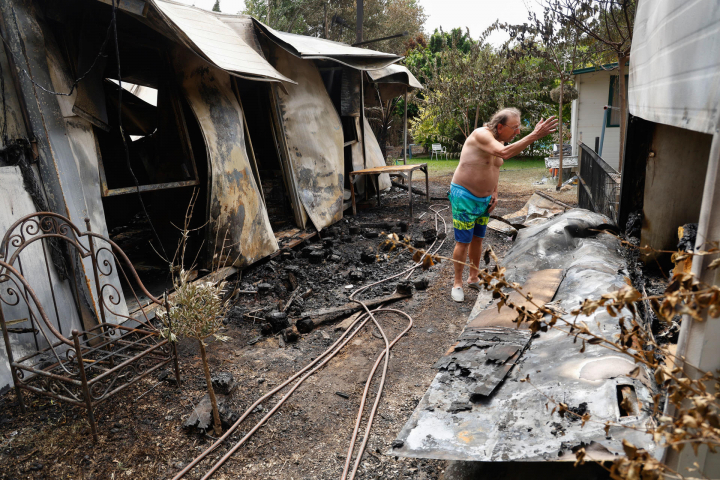 Una de las zonas de camping afectadas por el incendio forestal de Tarifa (Cádiz)