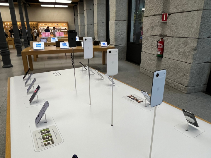 El nuevo iPhone Air en todos sus colores.