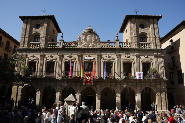 Vista del ayuntamiento de Viana, localidad de Navarra