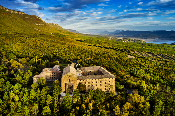 Vista del Monasterio de San Salvador de Leyre en Navarra