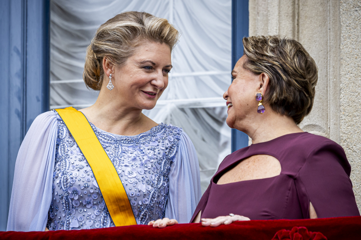 alt="alt="Stéphanie de Luxemburgo y su suegra María Teresa de Luxemburgo, muy cómplices tras la subida al trono de Guillermo de Luxemburgo""