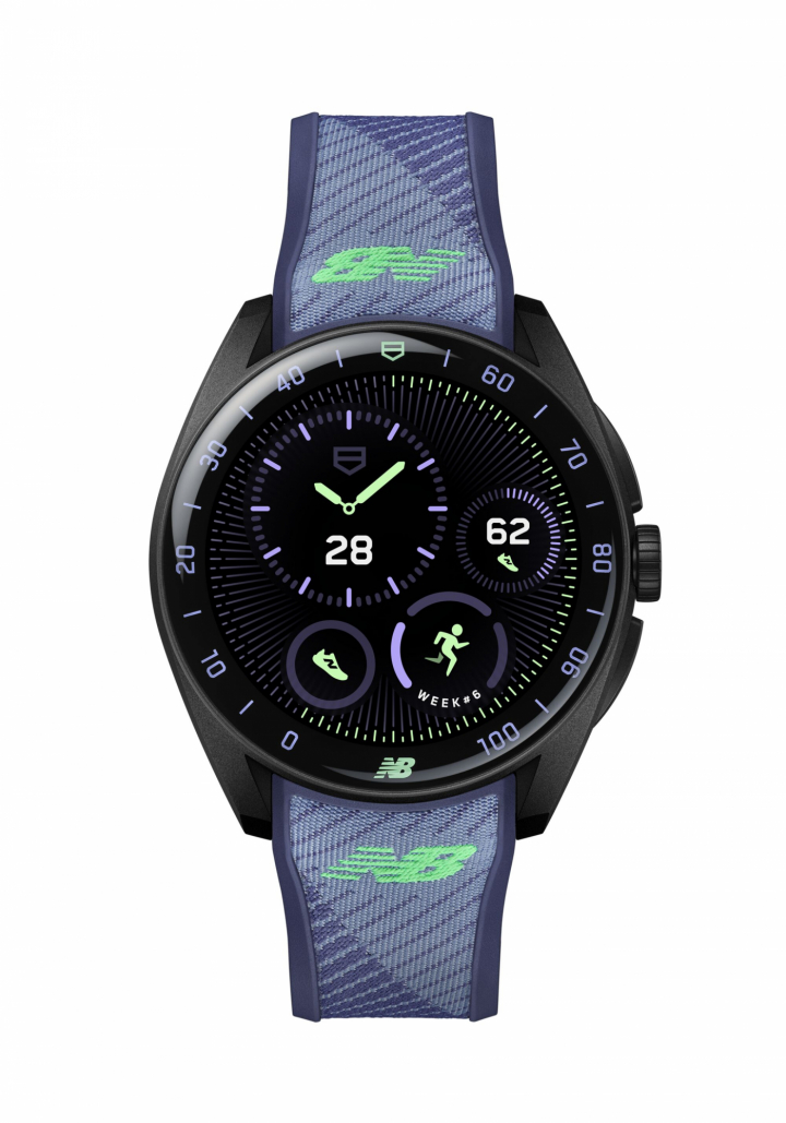 Vista del TAG Heuer Connected Calibre E5 40MM x New Balance Edition