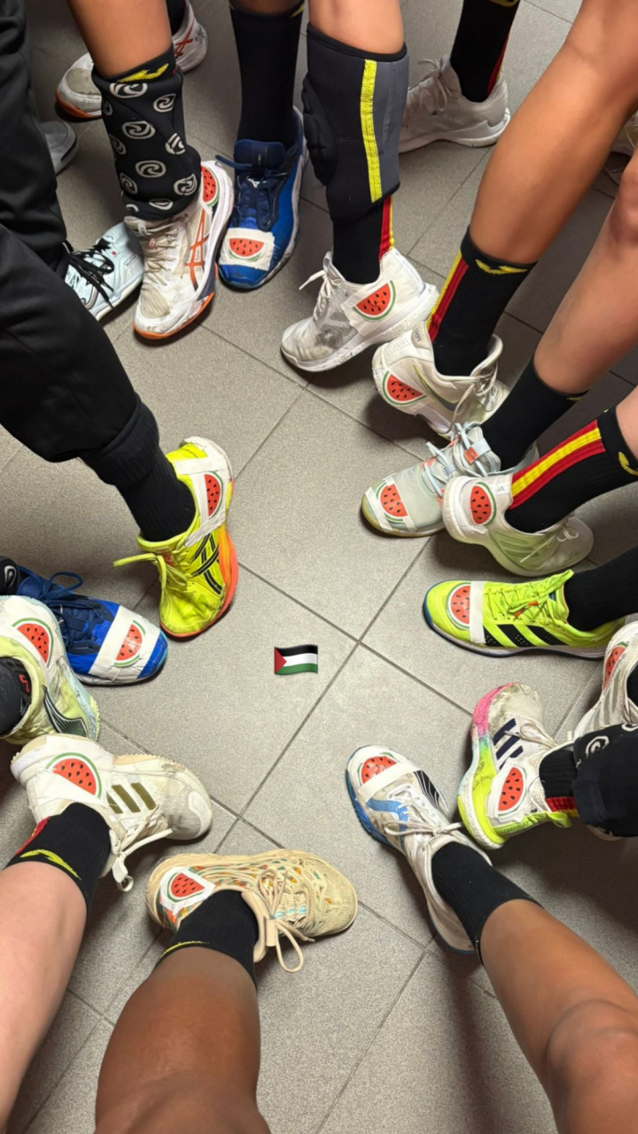 Las sandías, imagen de la causa Palestina en redes sociales, en las zapatillas de las jugadoras de la selección española femenina de balonmano