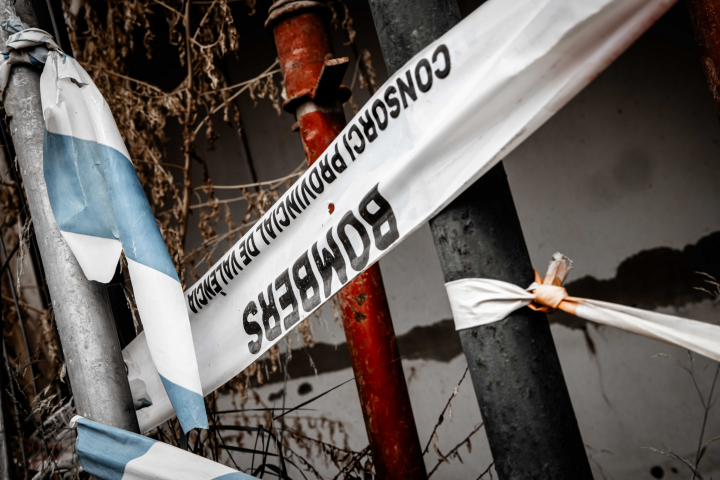 alt="alt="Cinta de bomberos en Paiporta.""