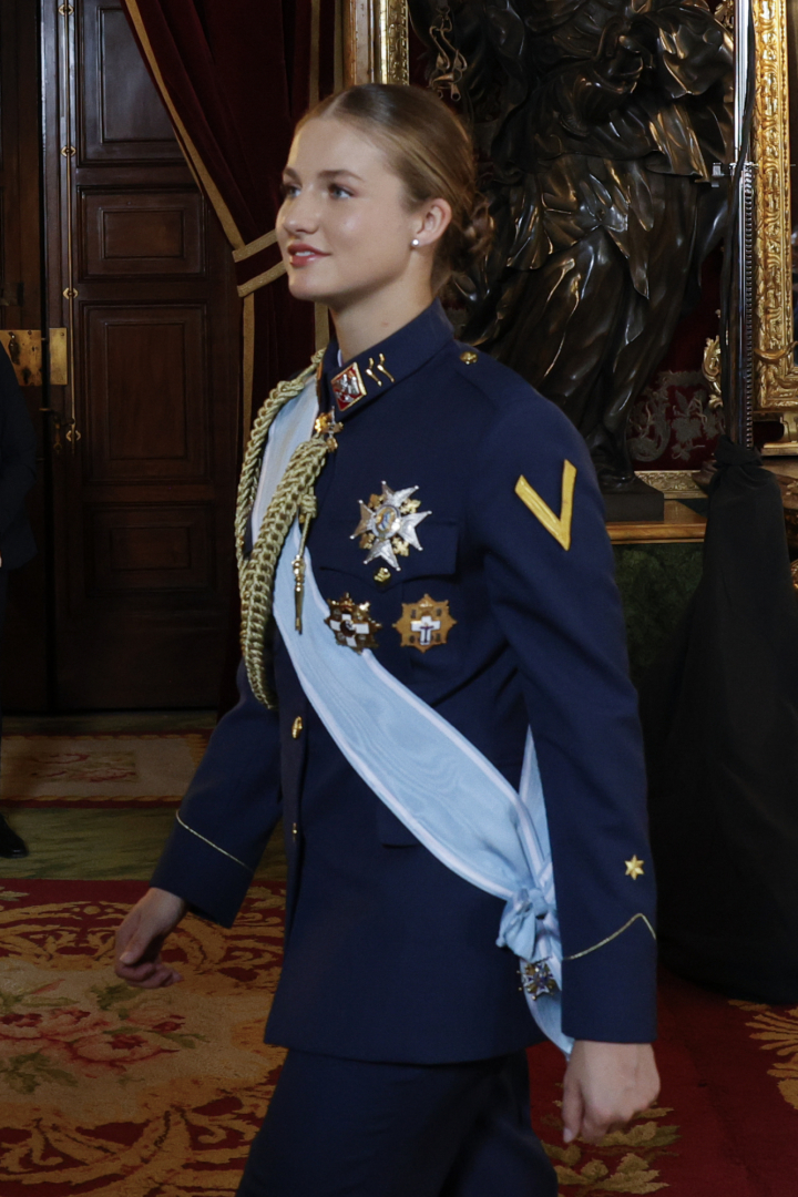 La princesa Leonor con el uniforme del Ejército del Aire en la recepción del 12 de octubre en el Palacio Real