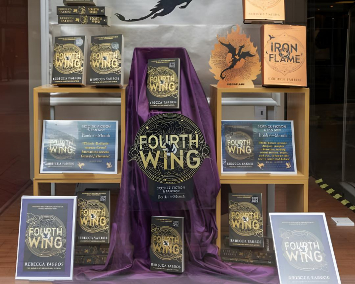 alt="alt="La saga de libros de 'Alas de sangre' de la autora Rebecca Yarros""