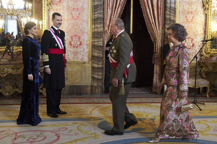 Los reyes Felipe y Letizia reciben a los reyes Juan Carlos y Sofía en la Pascua Militar 2018
