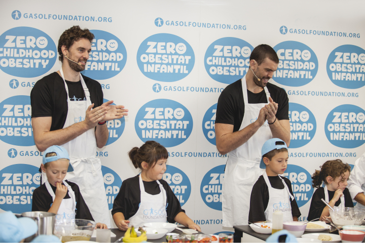 Pau y Marc Gasol, en un evento de su fundación.