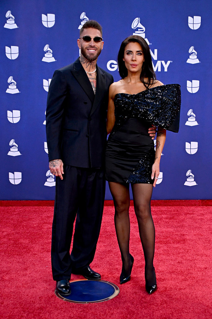 Sergio Ramos y Pilar Rubio en la alfombra roja de los Latin Grammy 2025.