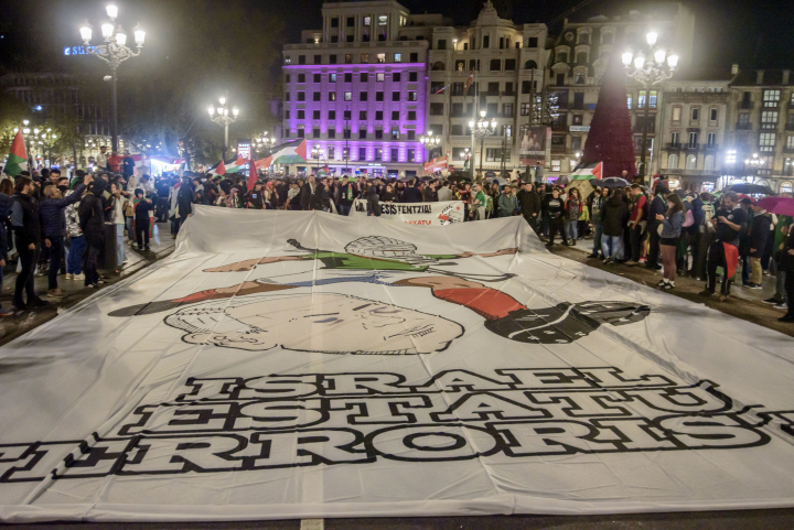 alt="alt="Una pancarta""