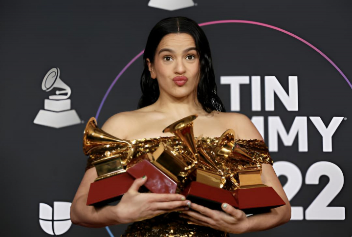 alt="alt="Rosalía, gran galardonada en la 23º edición de los Latin GRAMMY Awards""
