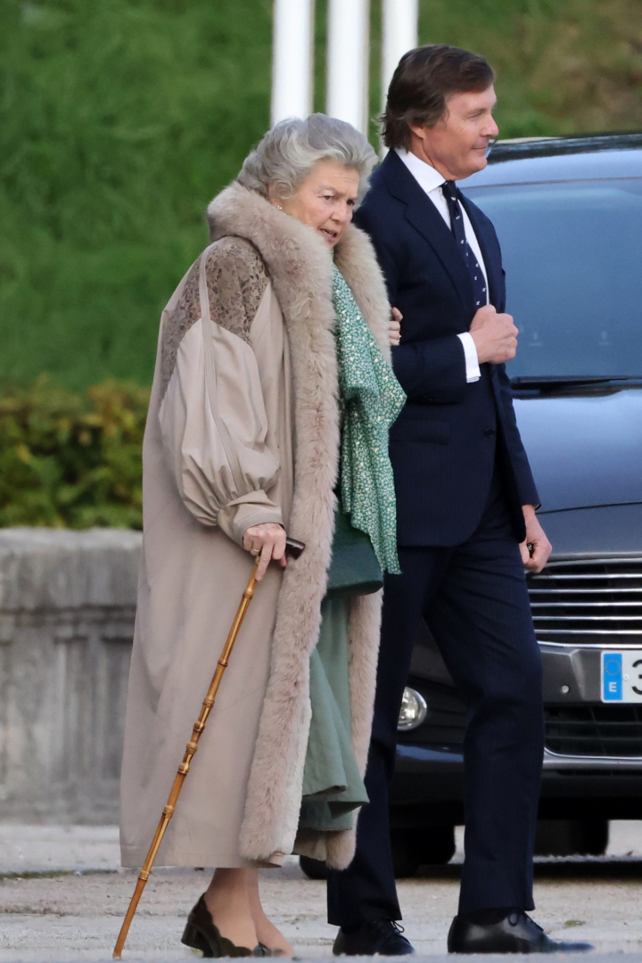 Ana de Orleans y el duque de Calabria en el almuerzo por el 50 aniversario de la monarquía