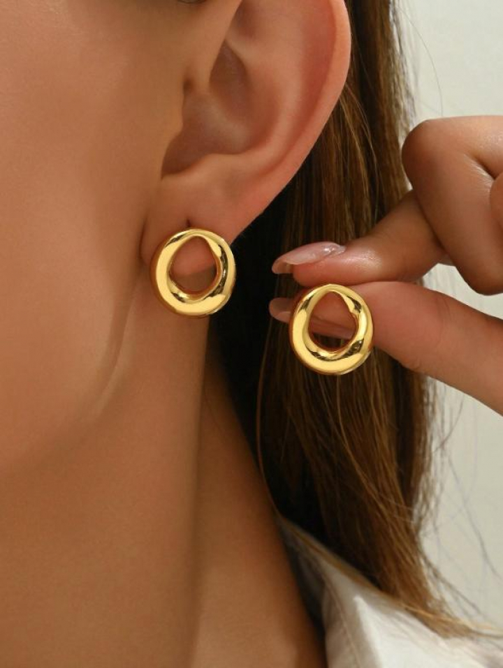 Pendientes dorados de acero