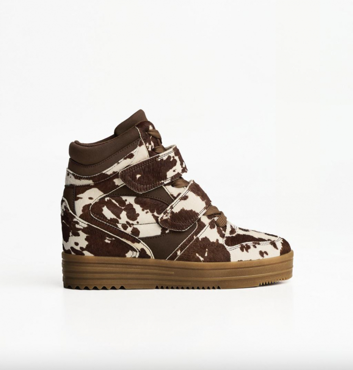 Las deportivas con estampado animal de Bershka