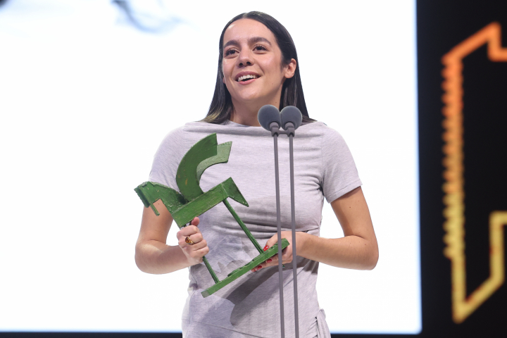 Valeria Castro, sobre el escenario de los Ondas 2025.