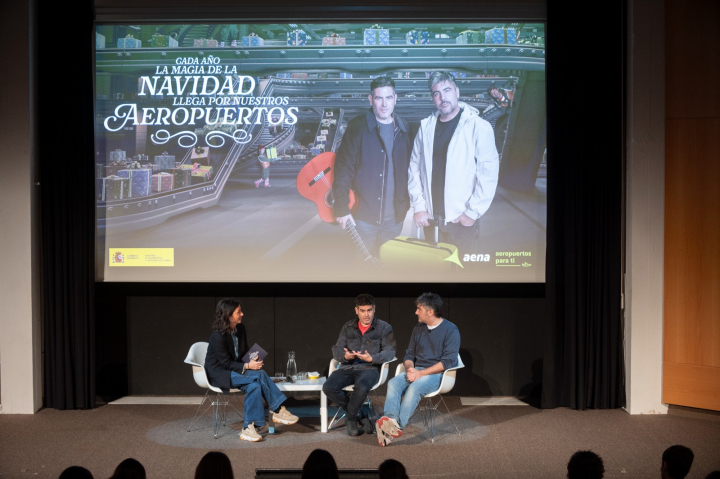 Estopa y Aena lanzan una campaña con un villancico exclusivo para celebrar la llegada de la Navidad a los aeropuertos