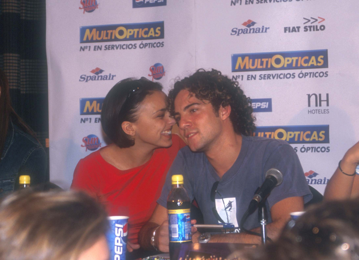 Chenoa y David Bisbal durante una rueda de prensa en 2003 después de la primera edición de 'Operación Triunfo'.