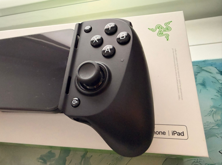 Los botones del lado derecho del mando Razer Kishi V3 Pro.