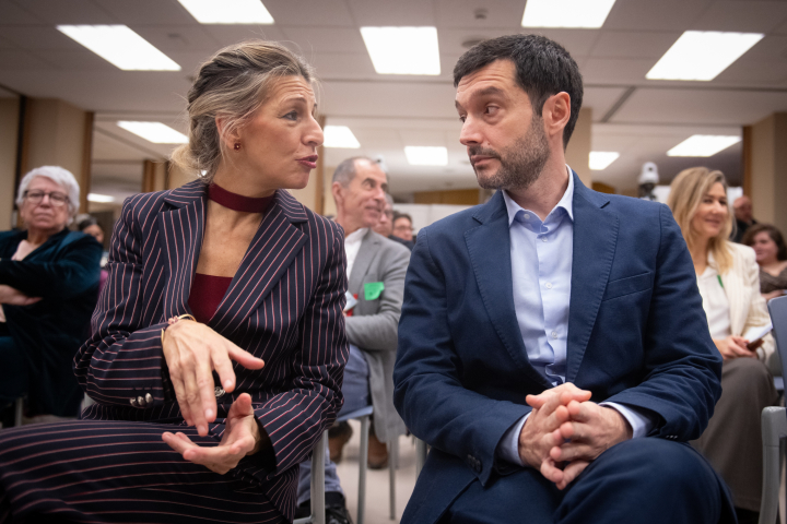 Yolanda Díaz, Ministra de Trabajo y Economía Social, junto a al político español Pablo Bustinduy.