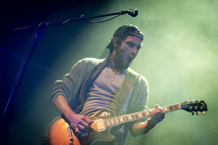 Paco López, guitarrista de Morgan en el festival Noites do Porto en 2022.