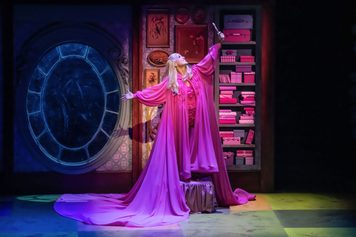 Cristina Llorente como Glinda en 'Wicked'