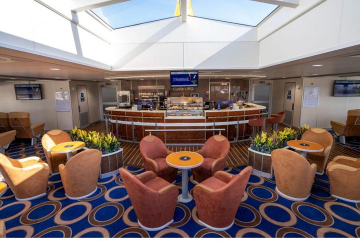Cafetería del ferry Fred. Olsen.