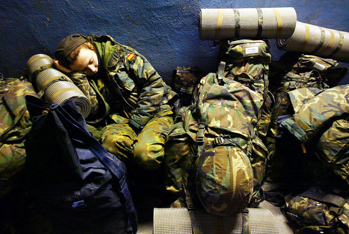 Una soldado española, en 2002 en Afganistán