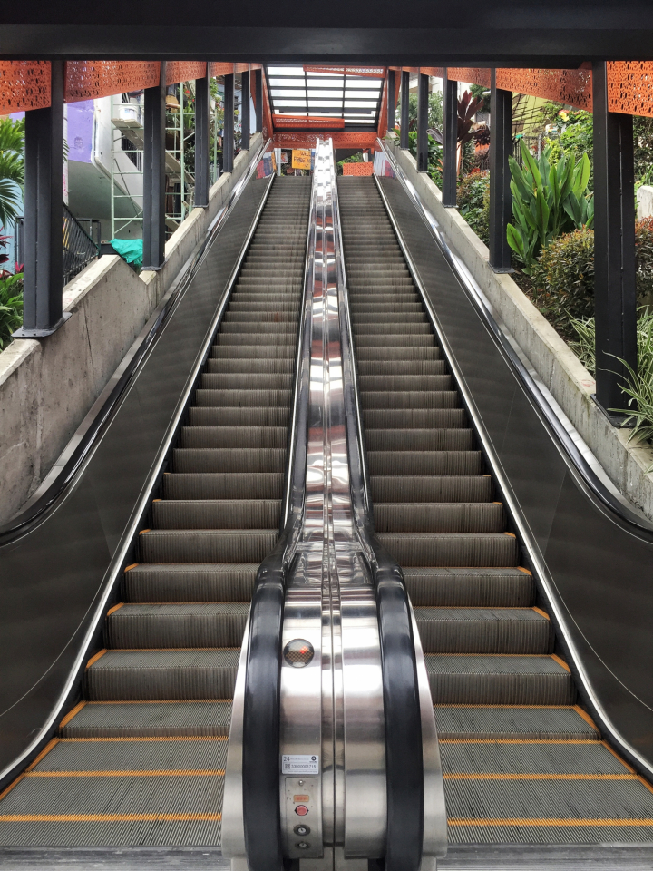 Escaleras eléctricas en la Comuna 13.