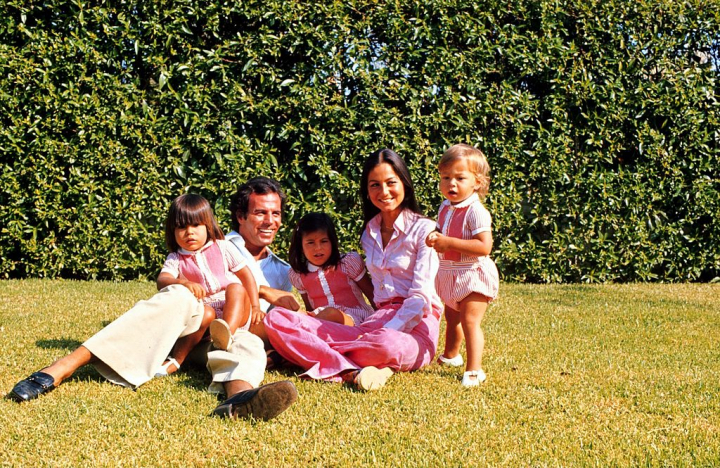 alt="alt="Dos años después, en 1973, nació Julio José, y otros dos después, en 1975, Enrique.""