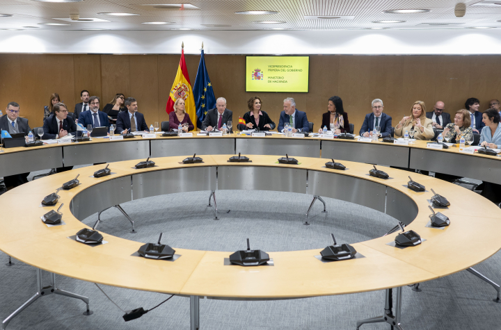 MADRID, SPAIN - JANUARY 14: The First Vice-President and Minister of Finance, Maria Jesus Montero (6l), and the Minister of Territorial Policy and Democratic Memory, Angel Victor Torres (5r), during the Fiscal and Financial Policy Council (CPFF), on 14 January, 2026 in Madrid, Spain. During the meeting of the Fiscal and Financial Policy Council (CPFF), the minister will present to the autonomous communities the new financing model, which has already provoked rejection both in the regions governed by the PP and among some socialist leaders for having been previously negotiated with ERC. (Photo By Alberto Ortega/Europa Press via Getty Images)