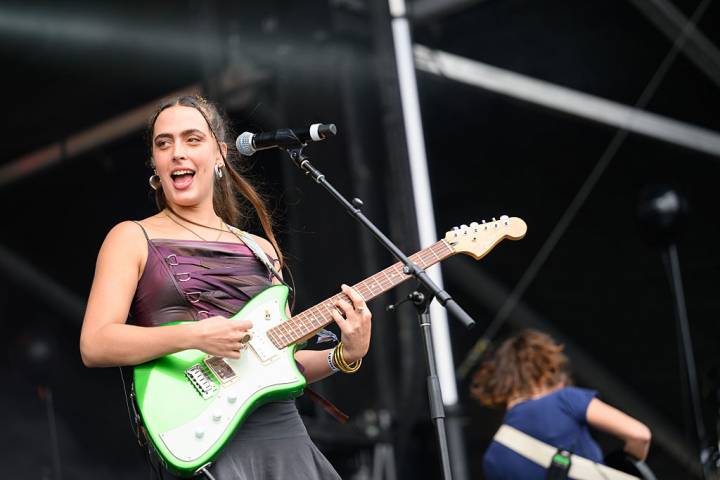 Ana García Perrote, de Hinds, durante un concierto en el festival Ohana Music el pasado mes de septiembre en California.