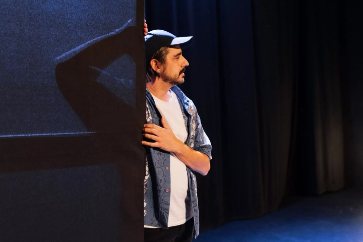 Juan Ceacero como Melvin Mapple en 'Una Forma de Vida'