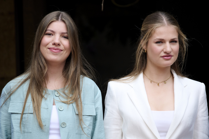 La princesa Leonor y la infanta Sofía en un acto de los premios Princesa de Girona 2025