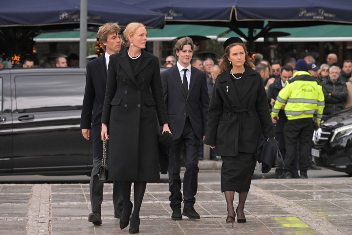 Christian de Hannover, Simeón Hassan Muñoz y Sophie Alexandra y Elisabeth de Baviera en el funeral de Irene de Grecia