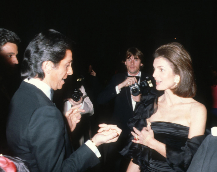 Valentino con Jackie Kennedy en 1979