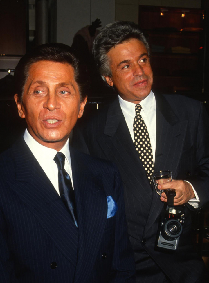 Valentino Garavani y Giancarlo Giammetti, en Beverly Hills en 1990.