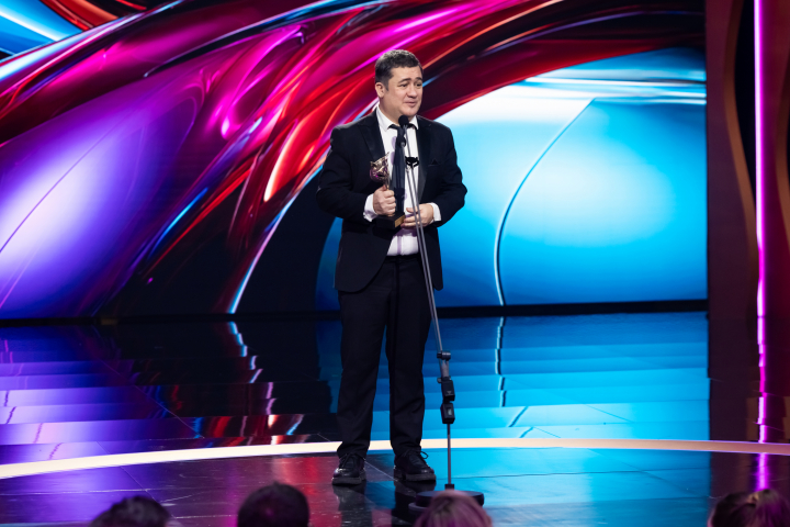 Secun de la Rosa, tras ganar el Premio Feroz a mejor actor en serie con 'Superestar'.