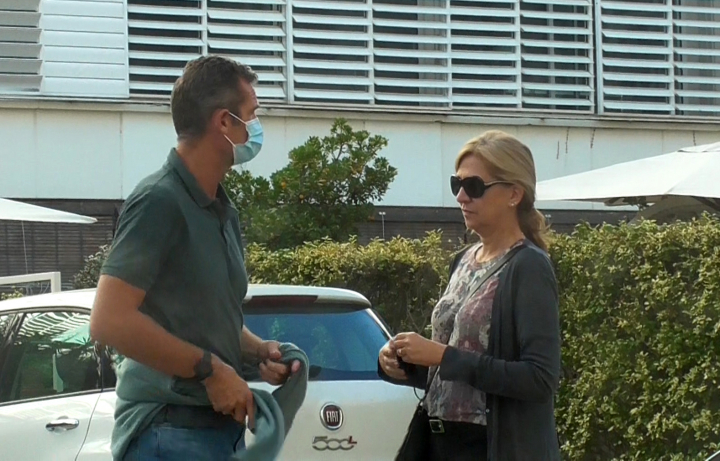 La infanta Cristina e Iñaki Urdangarin en Barcelona en octubre de 2021, tres meses antes de que se conociera que él estaba con Ainhoa Armentia