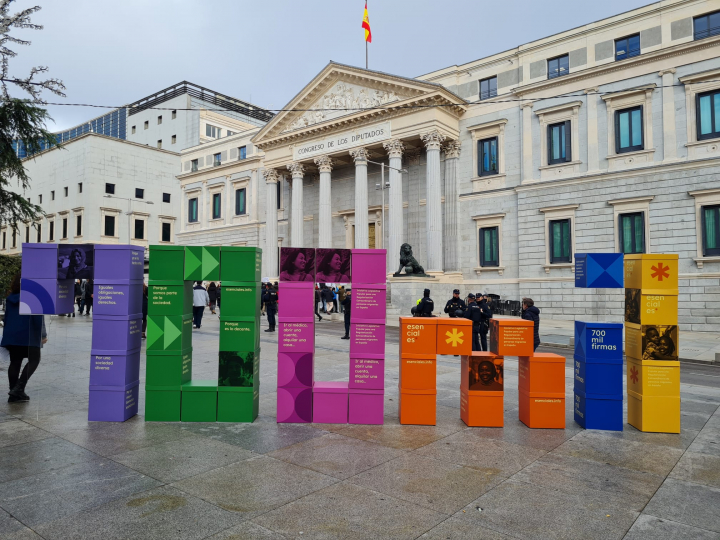 700.000 firmas ante el Congreso.