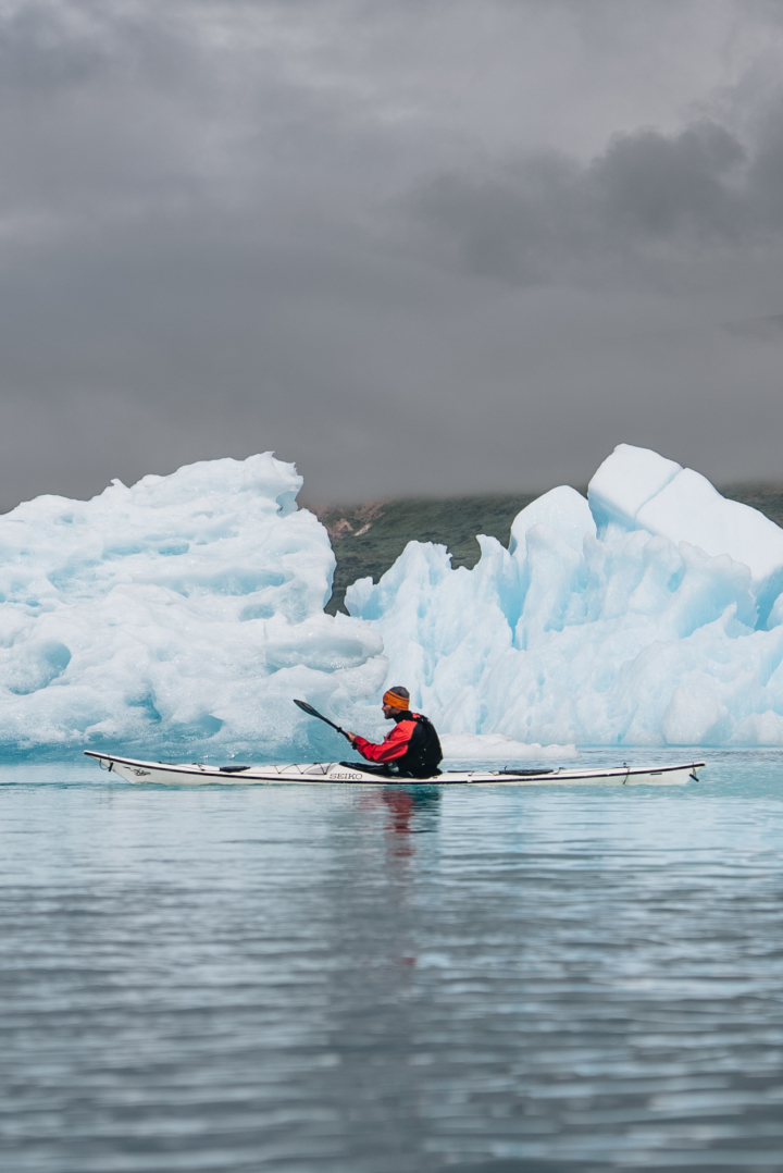 Saúl Craviotto, sobre el kayak y entre los glaciares de Groenlandia