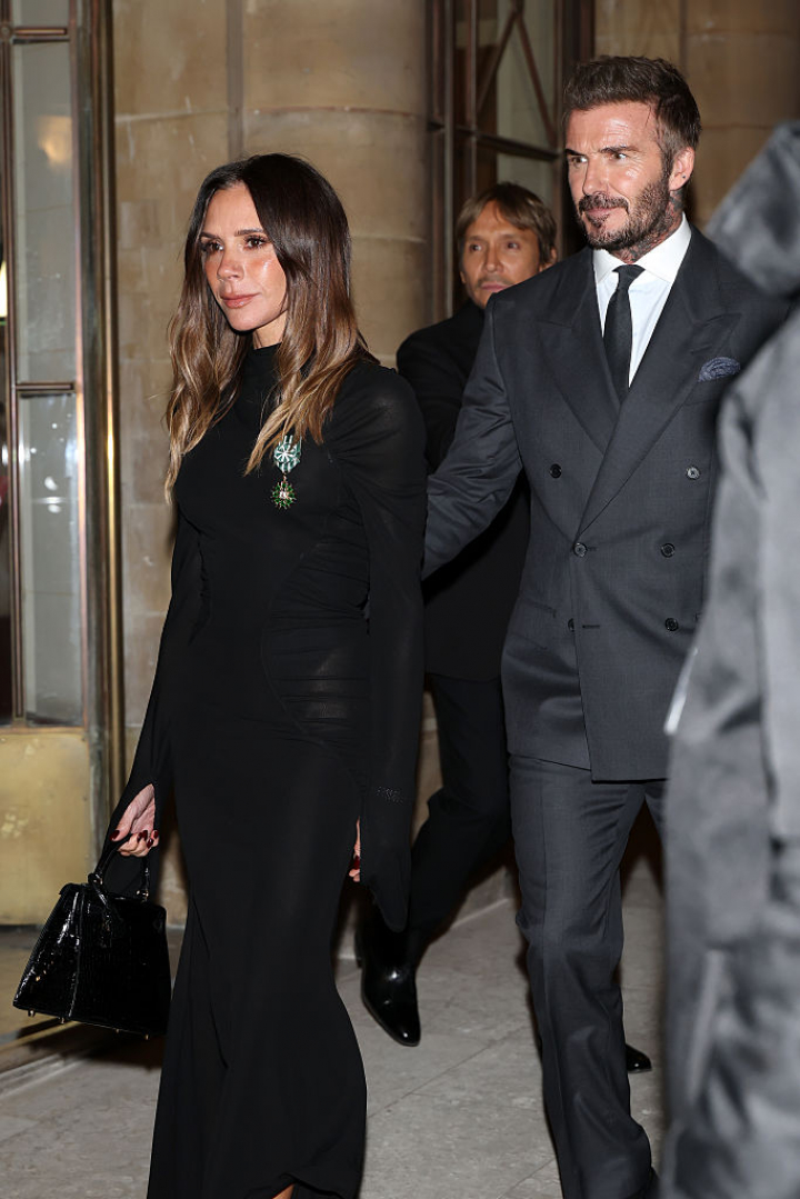 Victoria Beckham y David Beckham, celebrando la condecoración de la exspice girl.